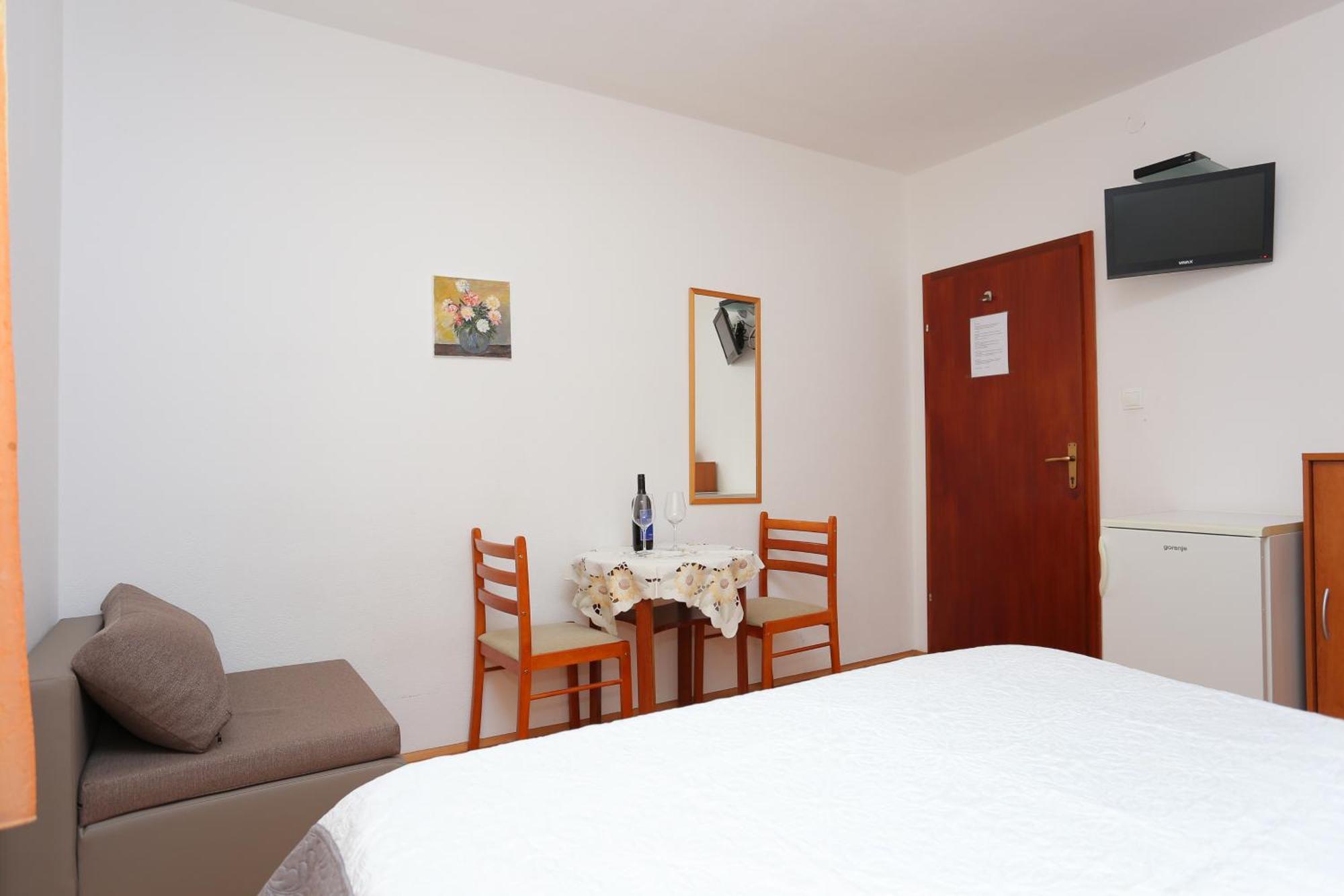 Apartments And Rooms With Parking Space Tucepi, Makarska - 16914 Room photo