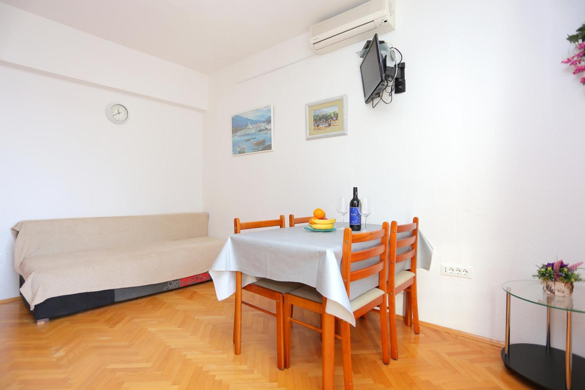 Apartments And Rooms With Parking Space Tucepi, Makarska - 16914 Room photo