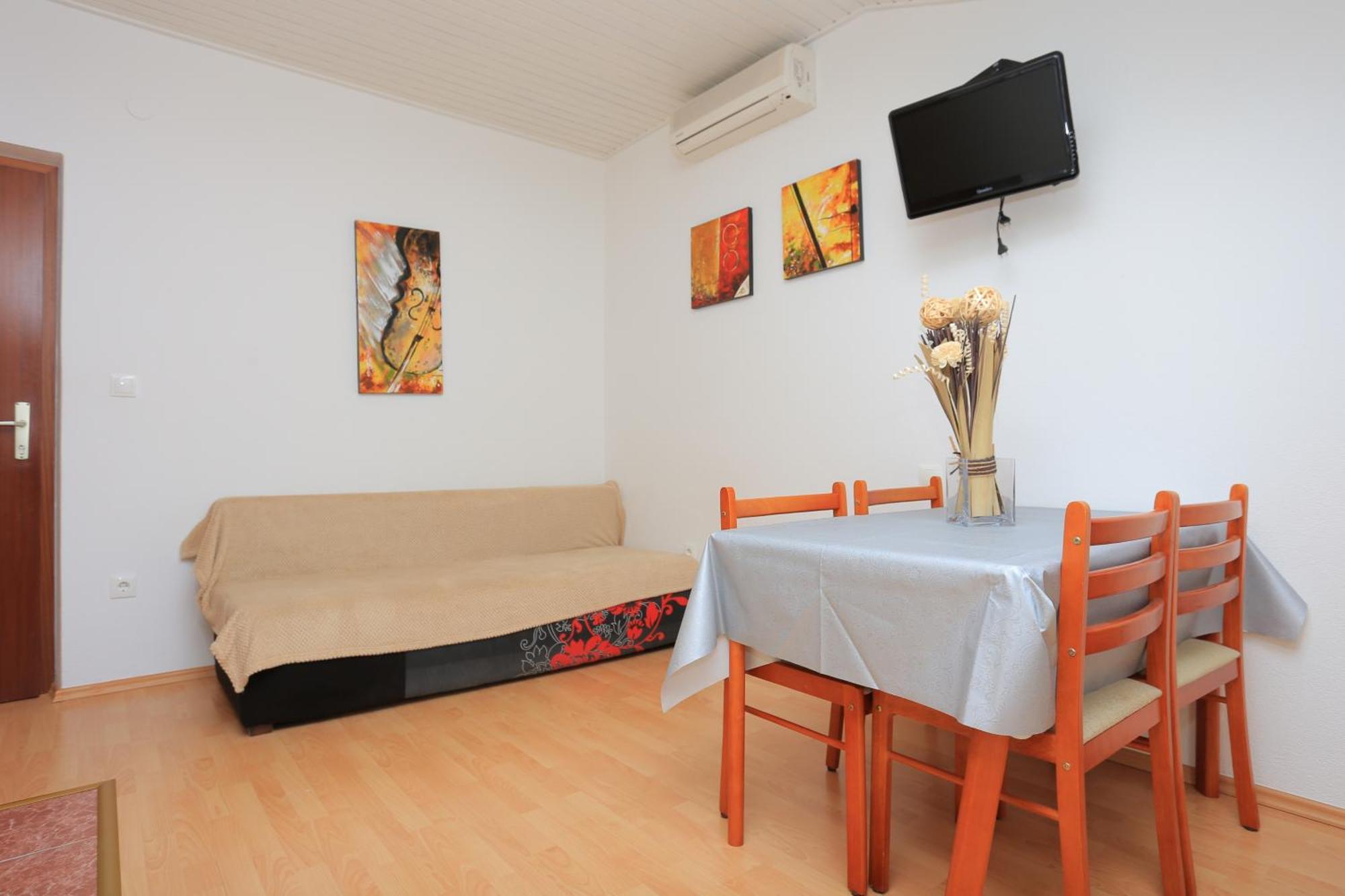 Apartments And Rooms With Parking Space Tucepi, Makarska - 16914 Room photo